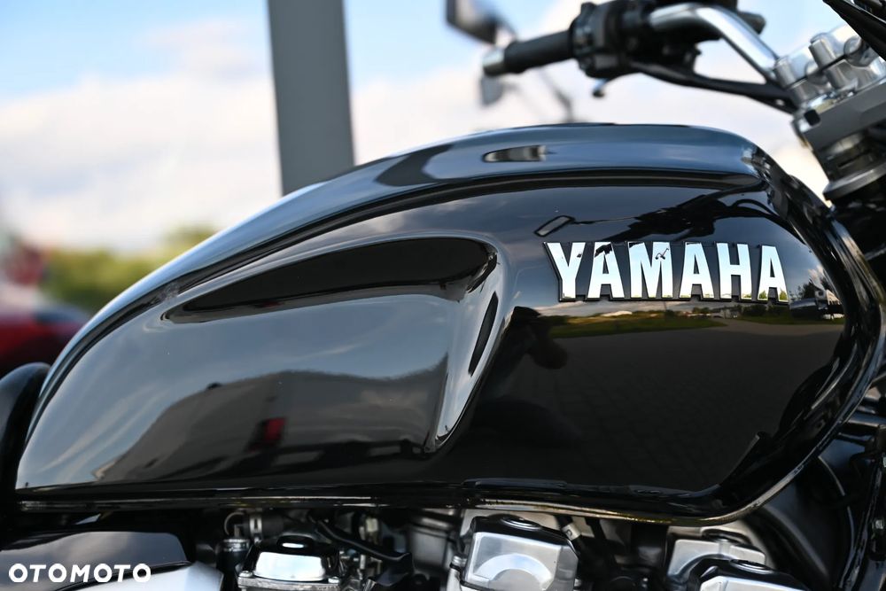 Yamaha XJR - 23