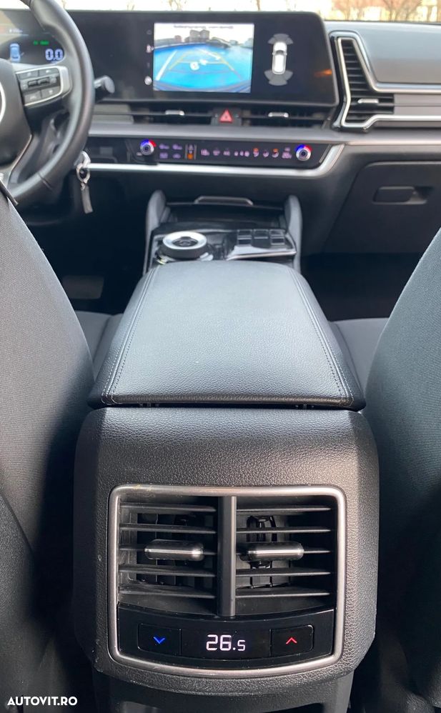 Kia Sportage 1.6 T-GDI HEV 6AT 4x2 Business Line - 19