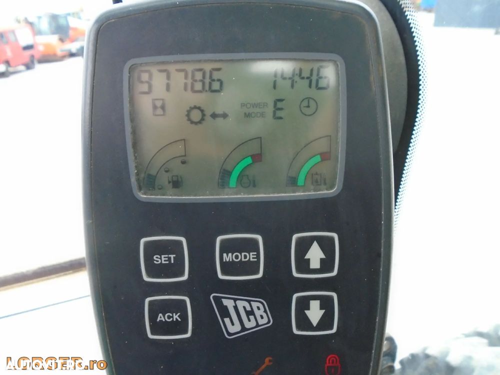 JCB JS 145 W - 11