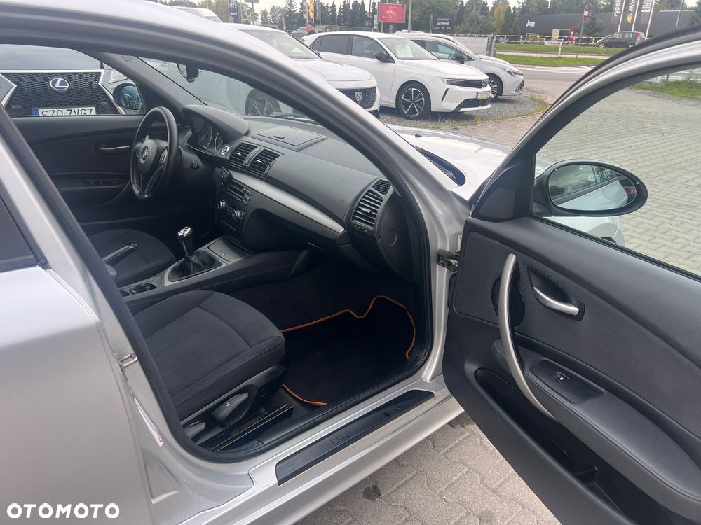 BMW Seria 1 118d DPF - 12