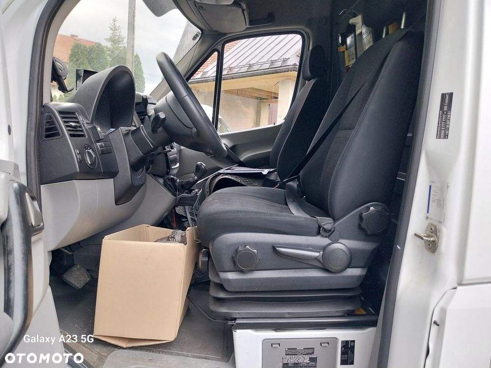 Mercedes-Benz Sprinter - 23