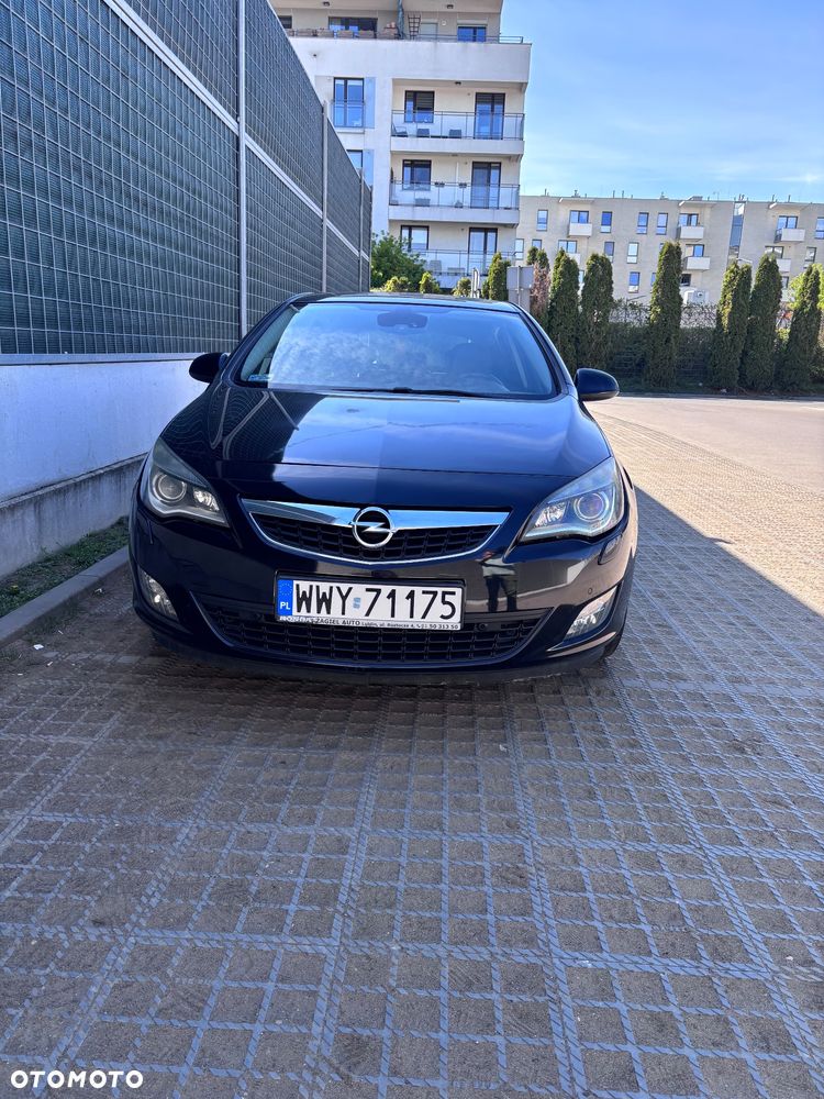 Opel Astra 1.6 T Cosmo - 11