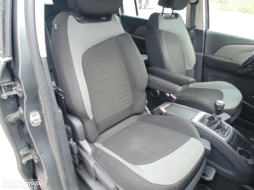 Citroën C4 Grand Picasso 1.6 e-HDi Intensive — fotografia 24