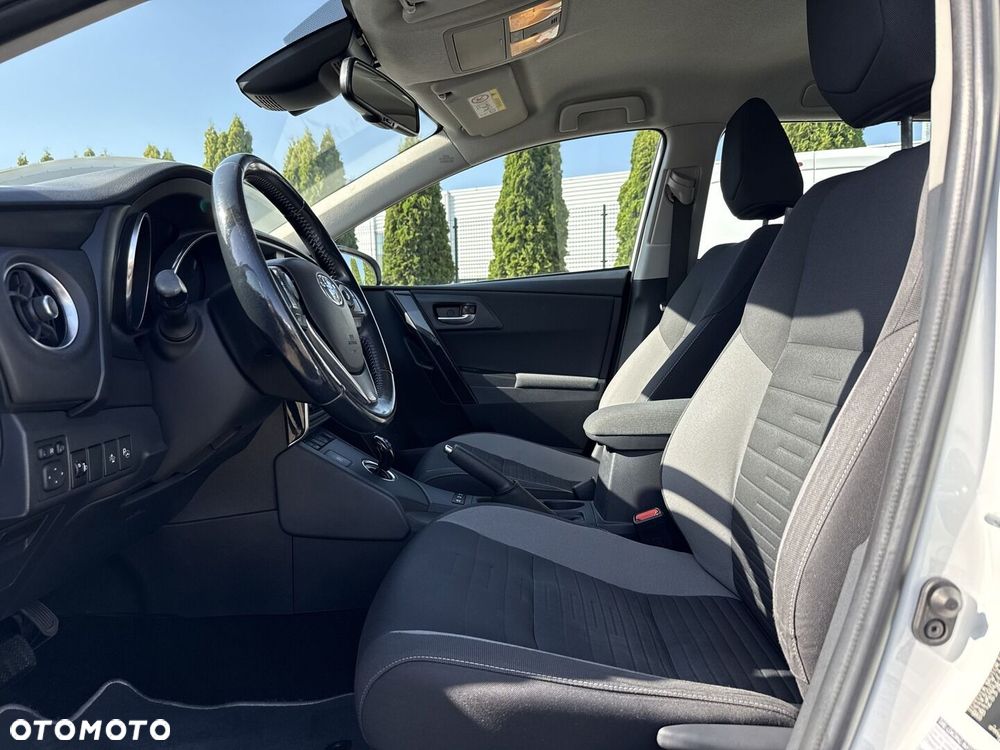 Toyota Auris Hybrid 135 Premium - 17