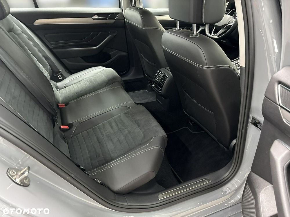 Volkswagen Passat - 16