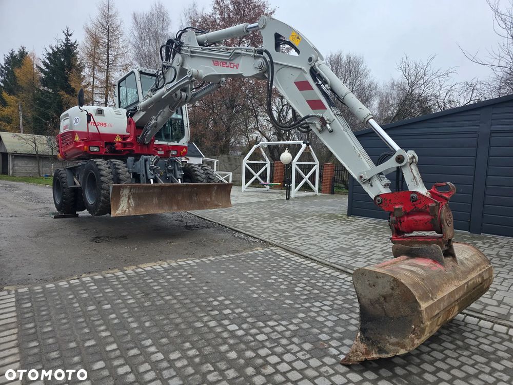 Takeuchi TB 295W Powertilt - 14