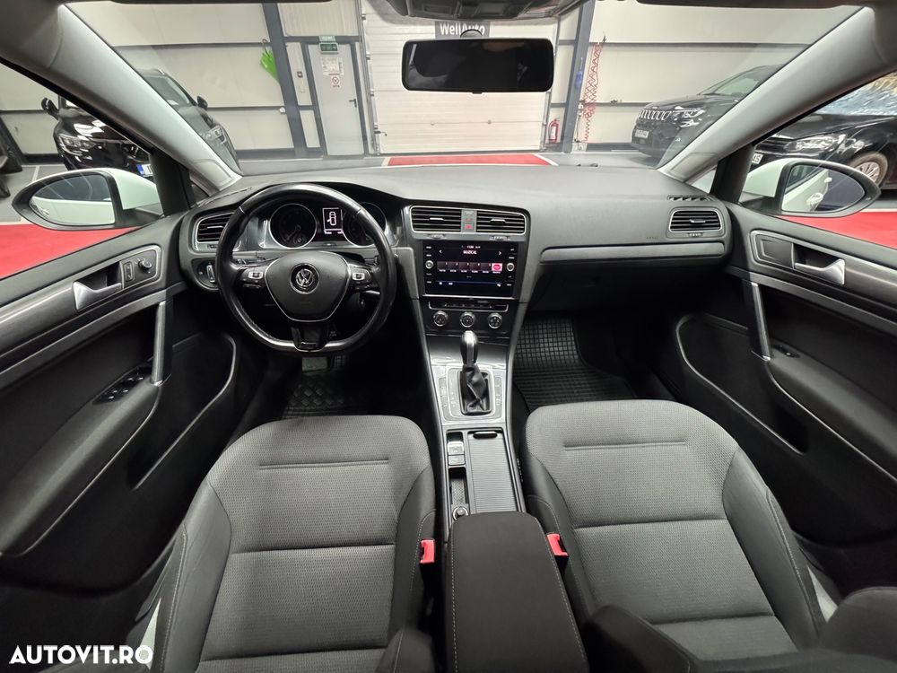 Volkswagen Golf 1.5 TGI BlueMotion DSG Trendline - 10