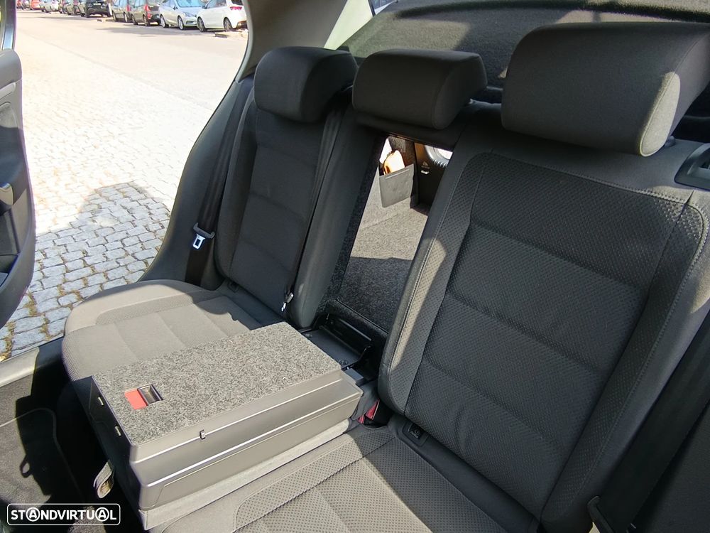 VW Golf 1.9 TDi Confortline DSG 7V - 49