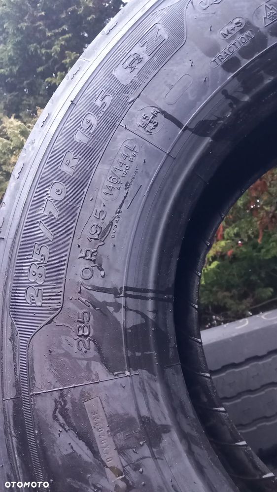 MICHELIN 285/70R 19,5 przód - 1