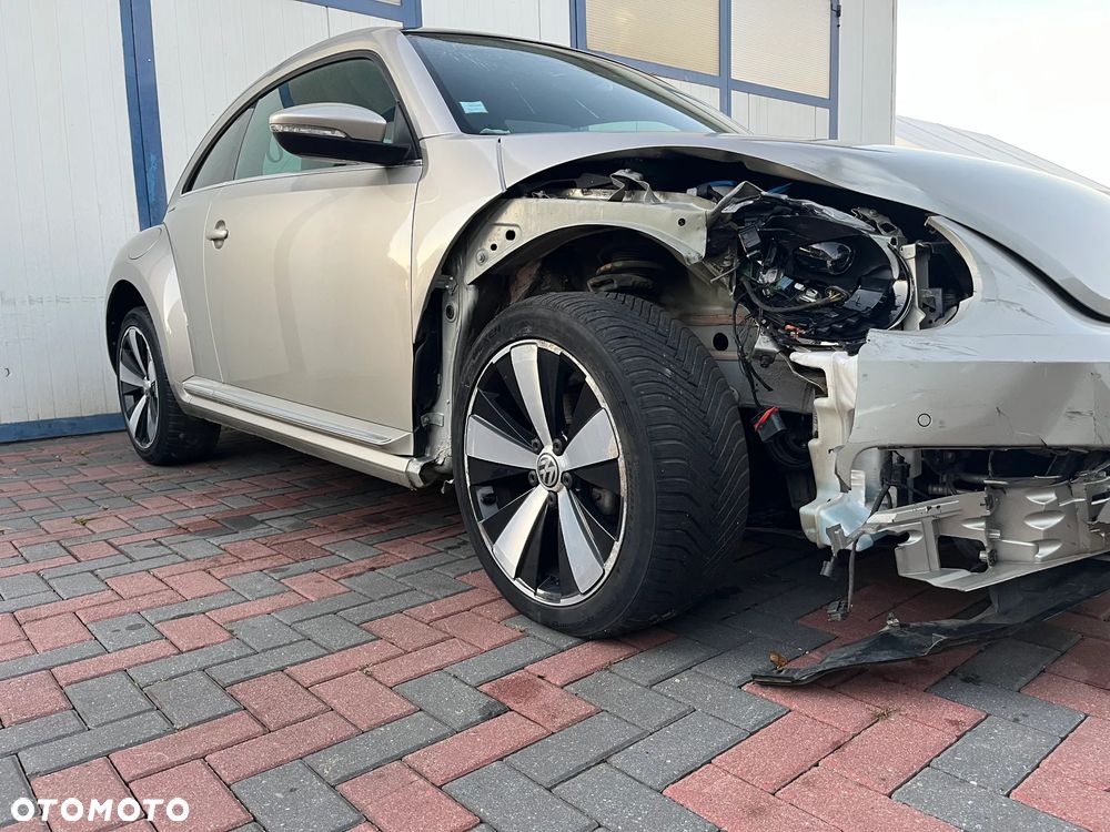Volkswagen Beetle 1.6 TDI DPF Blue Motion Technologie Exclusive Design - 3