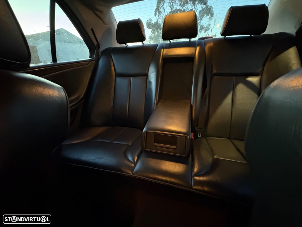 Mercedes-Benz E 240 Classic - 18