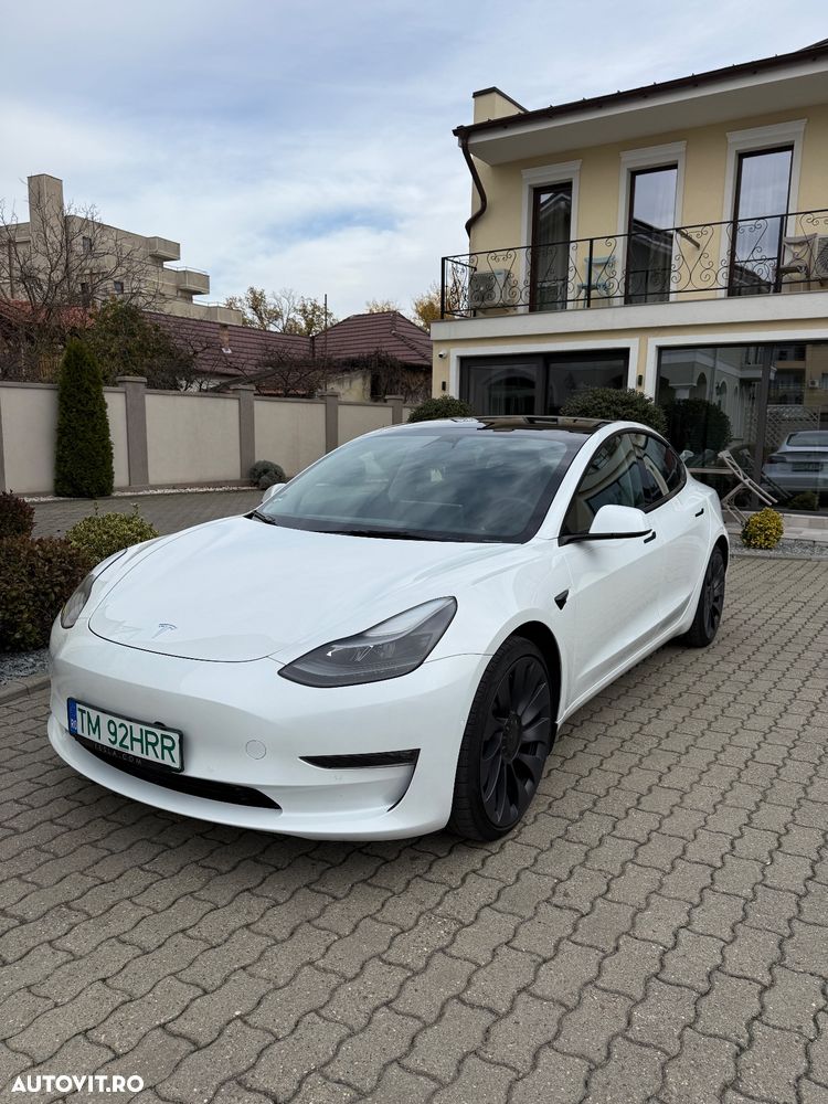 Tesla Model 3 - 9