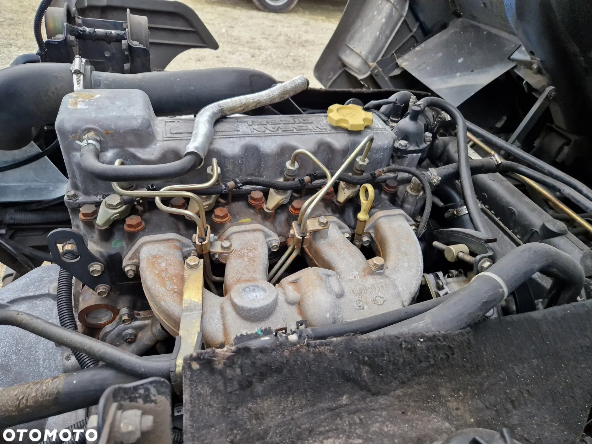 Nissan Atleon 3.0 - 18