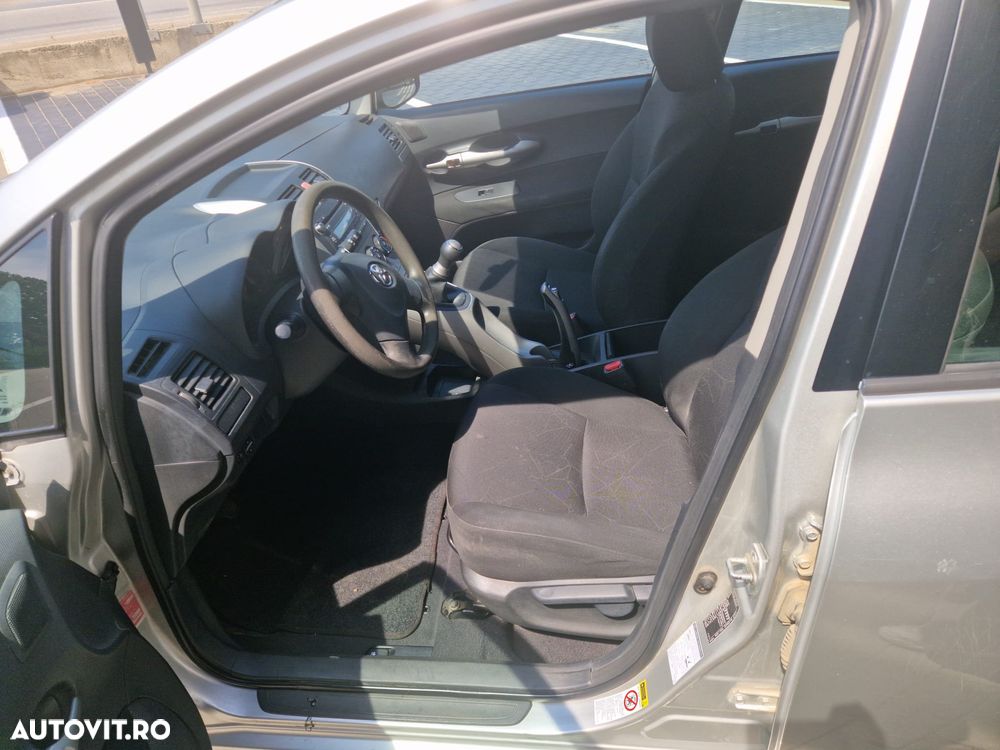 Toyota Auris 1.4 D-4D Luna Plus - 10