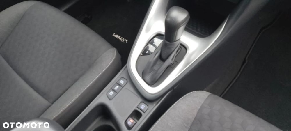 Toyota Yaris 1.33 VVT-i Multidrive S Executive - 11