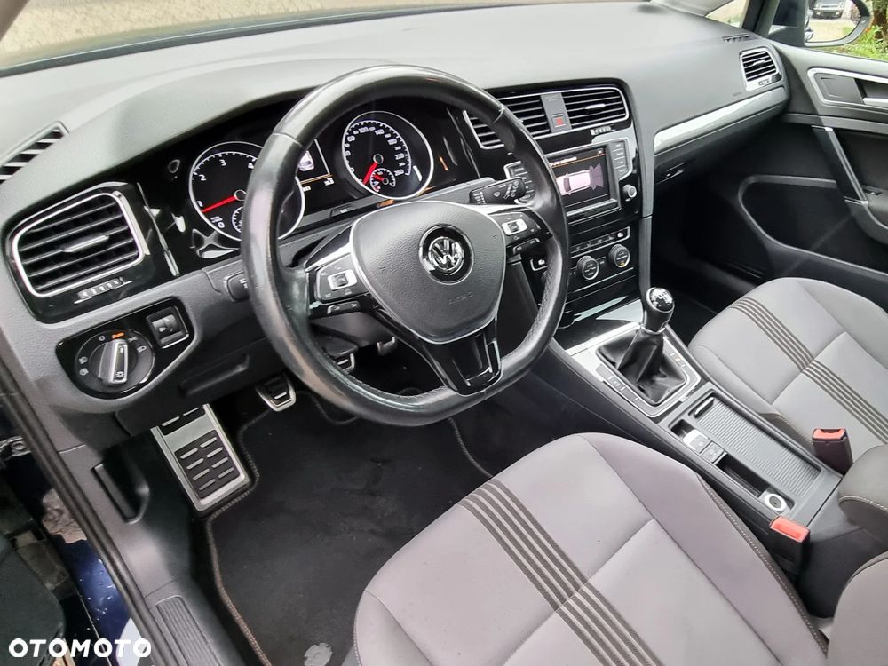 Volkswagen Golf - 18