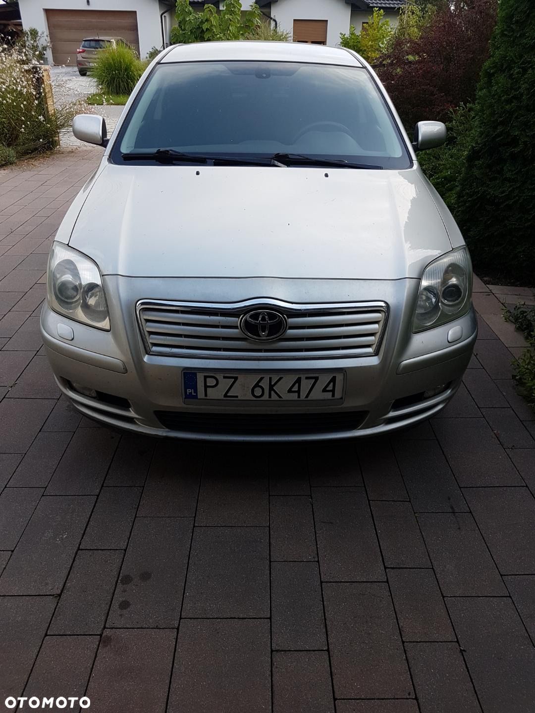 Toyota Avensis 1.8 VVT-i Sol - 1