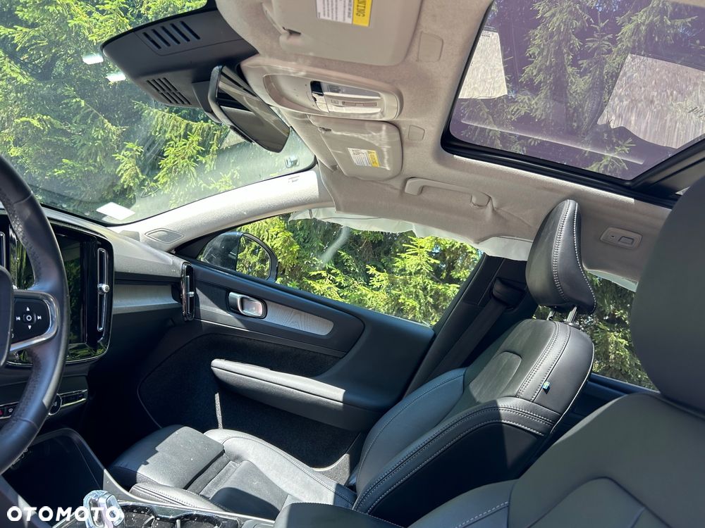 Volvo XC 40 B5 B AWD Momentum Pro - 11