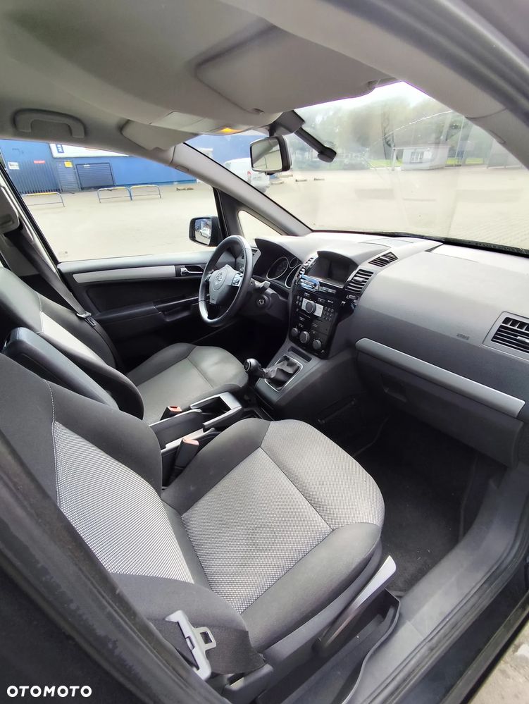 Opel Zafira 1.6 Enjoy - 12