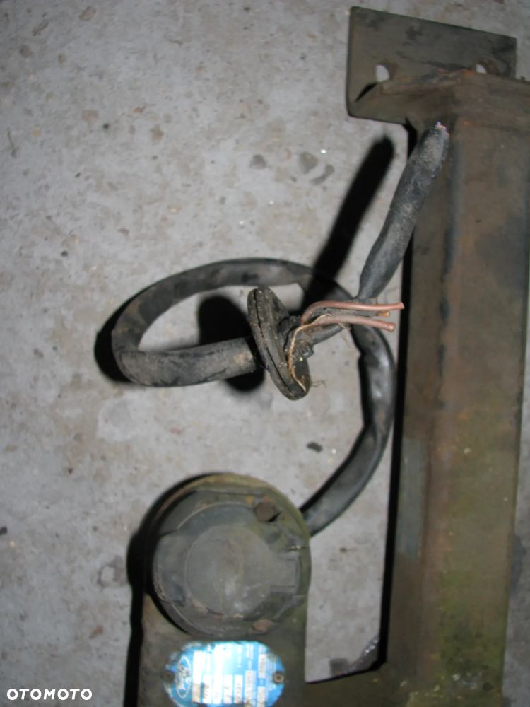 HAK HOLOWNICZY FORD FOCUS MK2 - 2