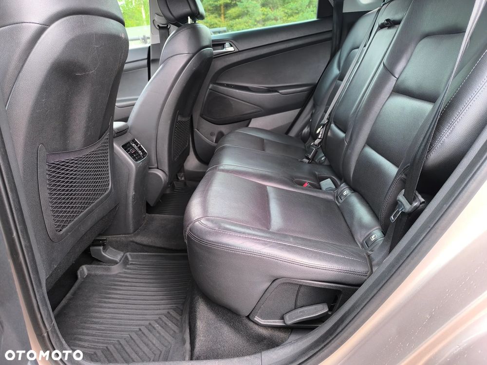 Hyundai Tucson 1.7 CRDI BlueDrive Style 2WD - 33