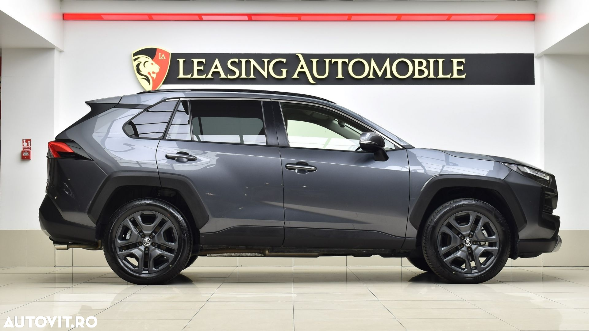 Toyota RAV4 - 6