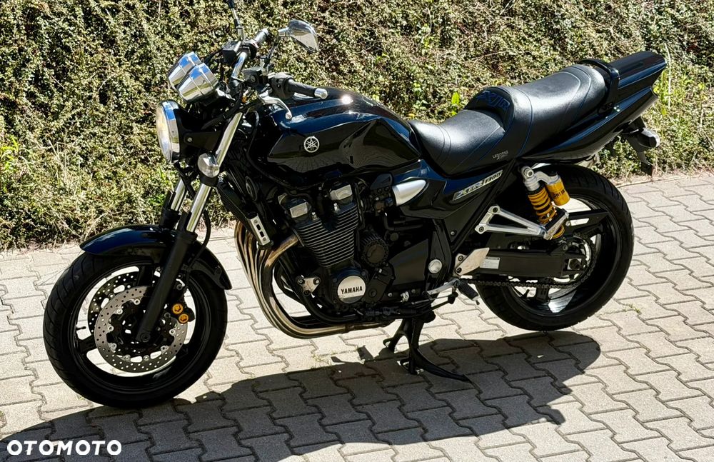 Yamaha XJR - 1