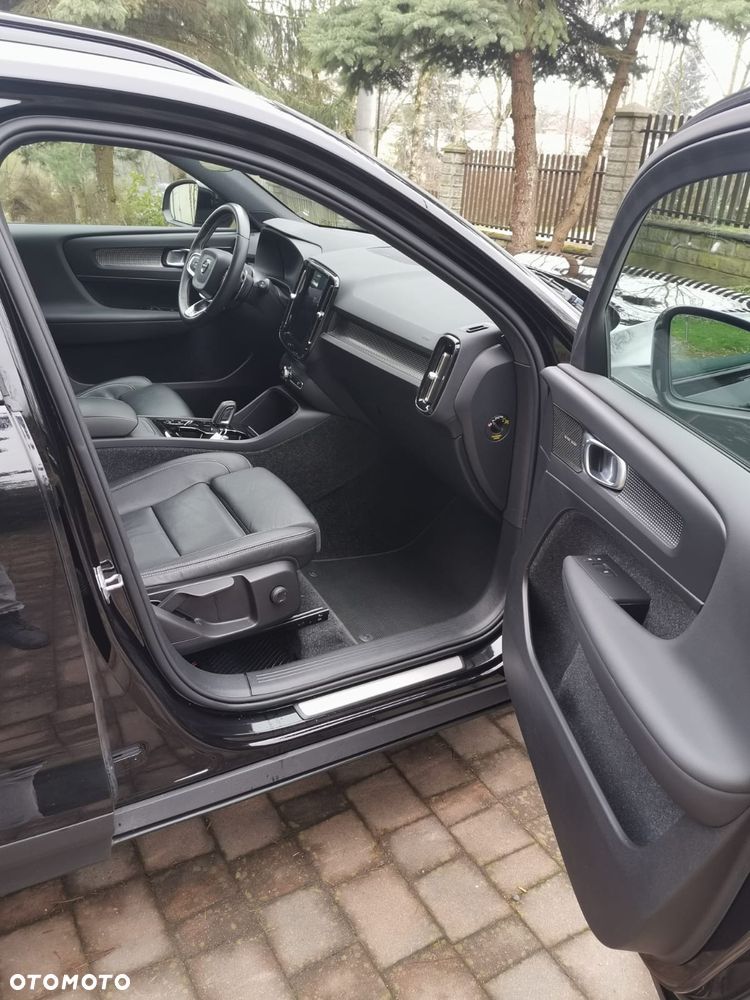 Volvo XC 40 D4 AWD Geartronic R-Design - 17