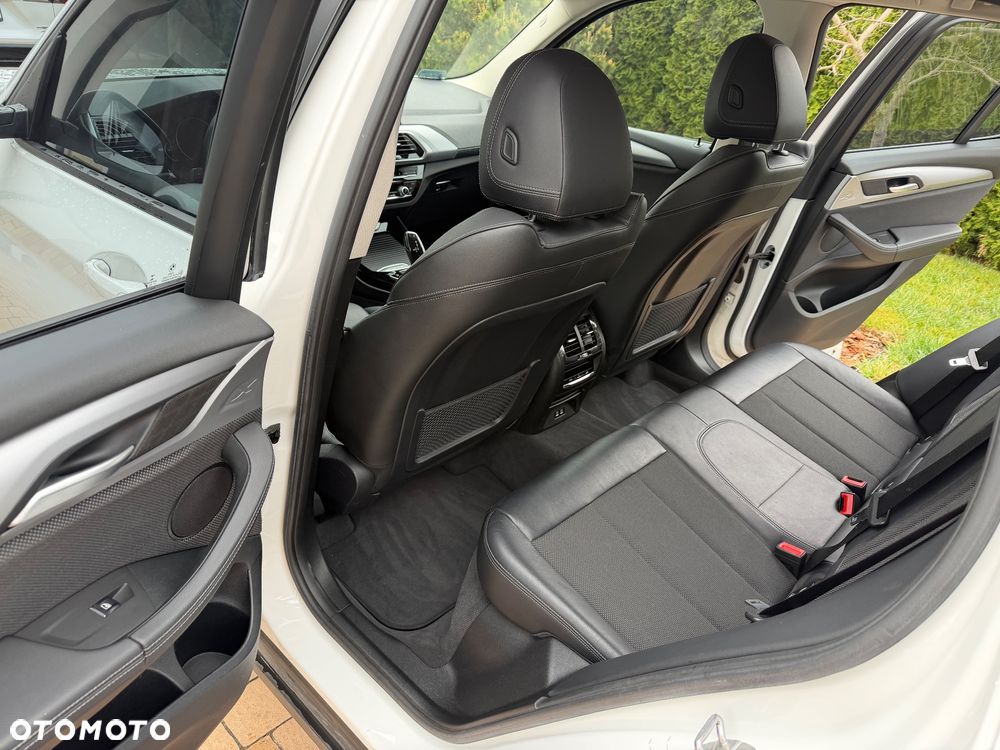 BMW X3 xDrive20i GPF Advantage - 21