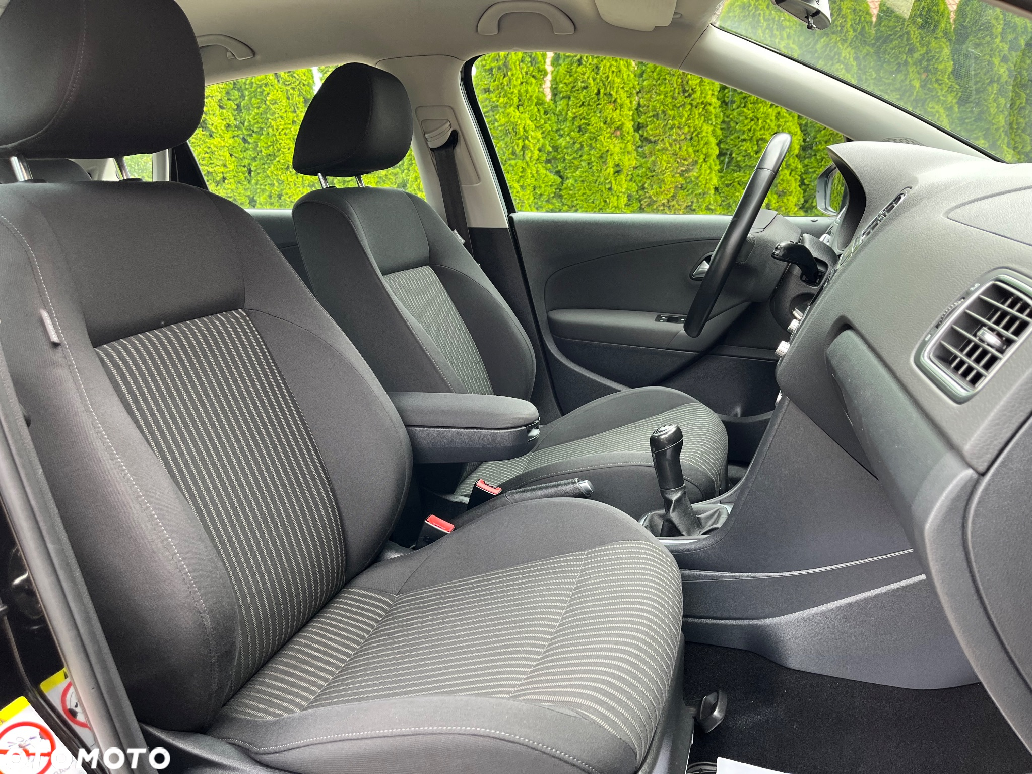 Volkswagen Polo 1.2 TSI Blue Motion Technology Comfortline - 25