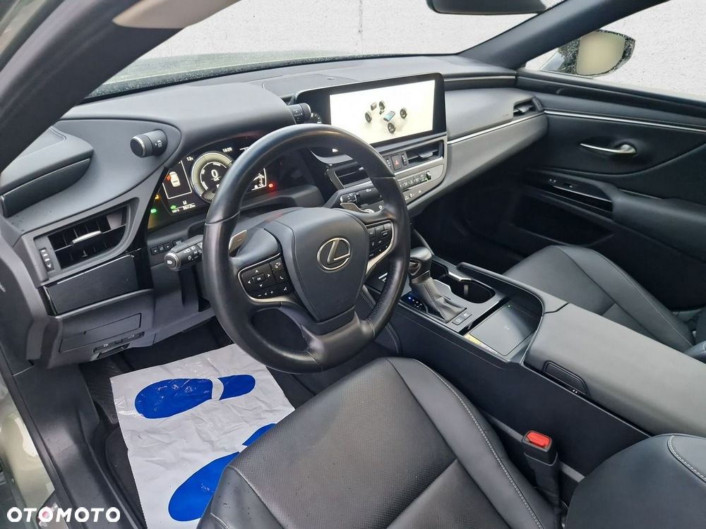Lexus ES - 12