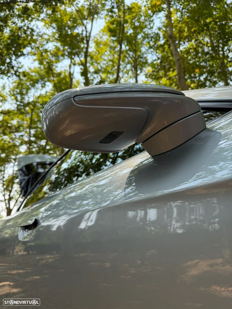 Porsche Taycan Cross Turismo 4 - 31