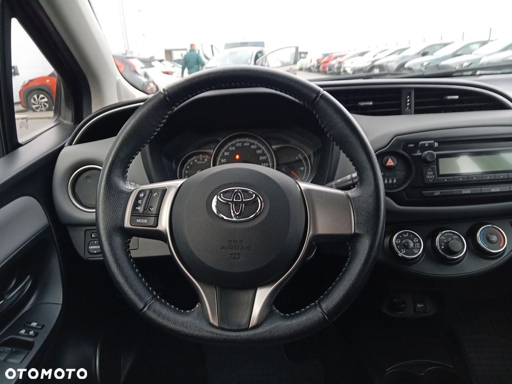 Toyota Yaris - 16