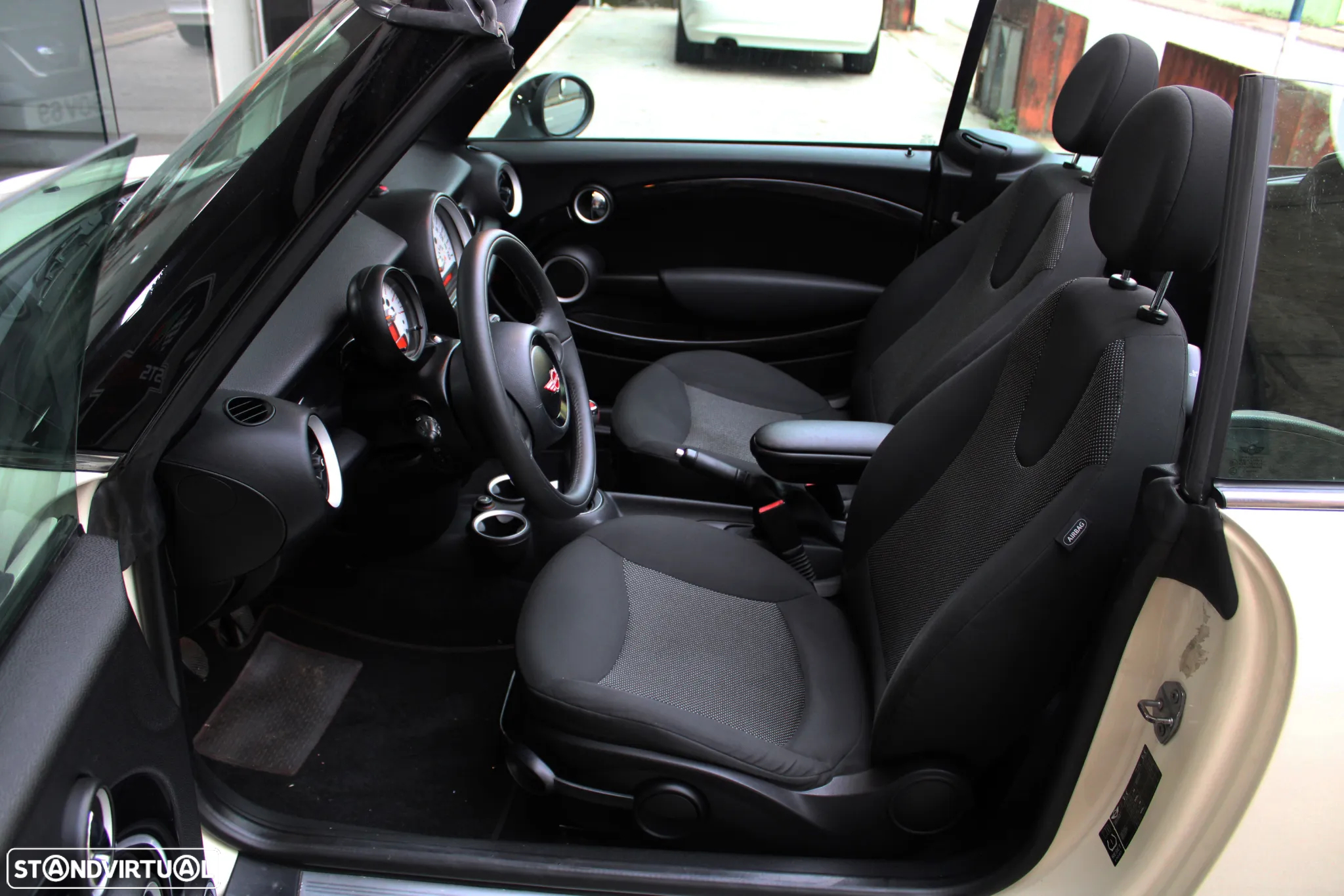 MINI Cabrio Cooper D - 21