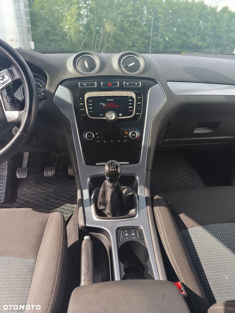 Ford Mondeo 2.0 Trend - 16