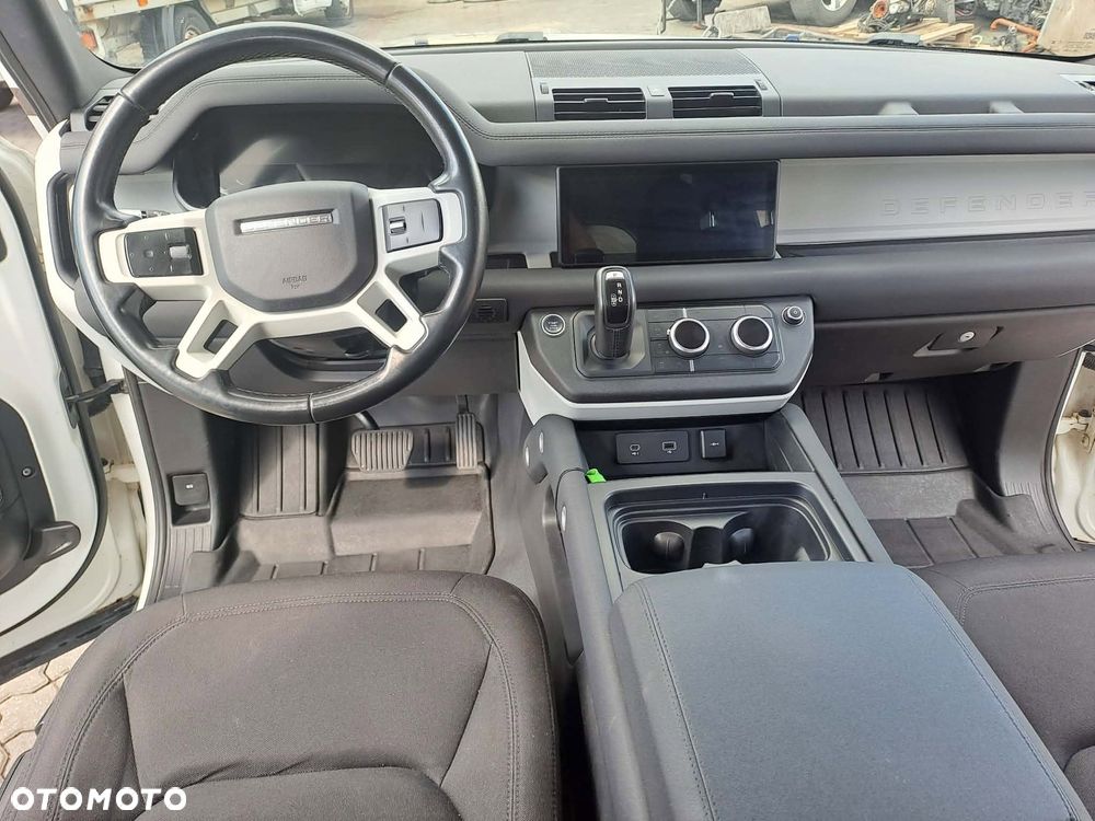 Land Rover Defender - 6