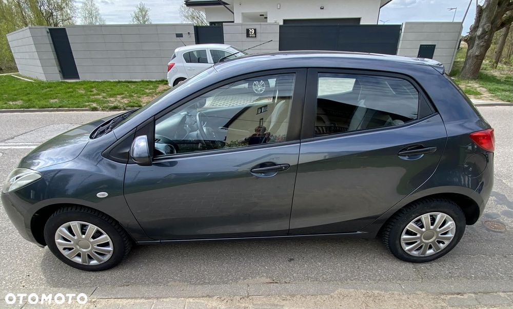 Mazda 2 - 7