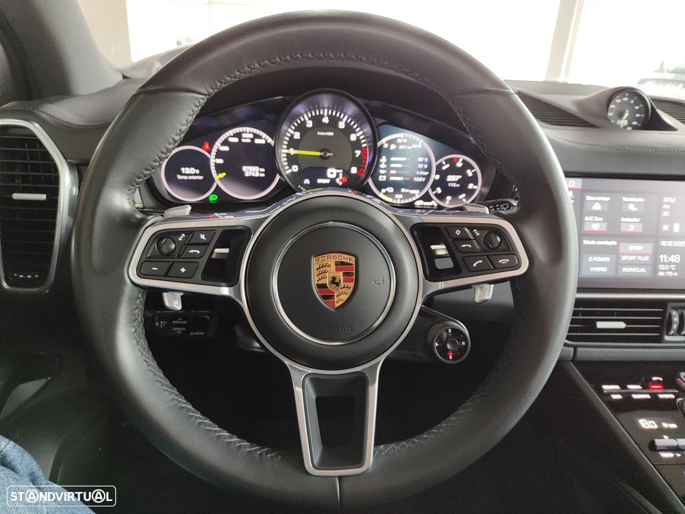 Porsche Cayenne - 30