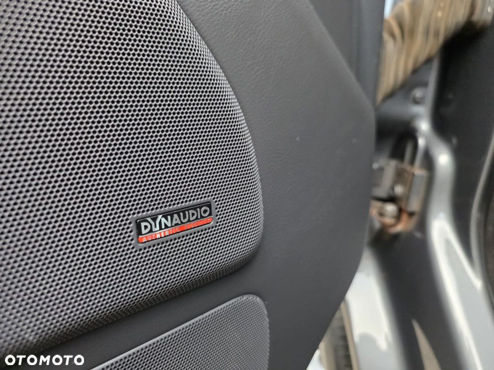 Volkswagen Multivan - 32