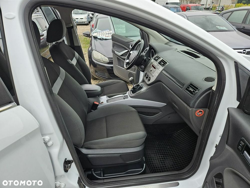 Ford Kuga - 10