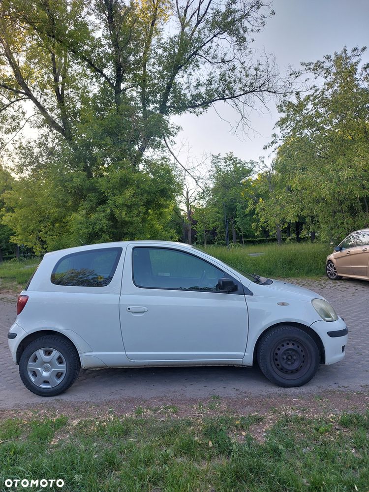 Toyota Yaris 1.0 Terra - 4