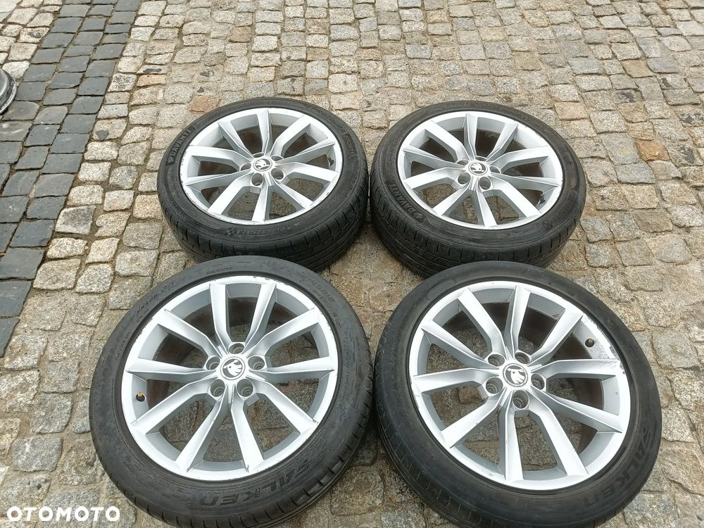 Felgi Aluminiowe 18 Skoda Superb 5x112 ET44 Seat Audi VW 3V0601025J - 1