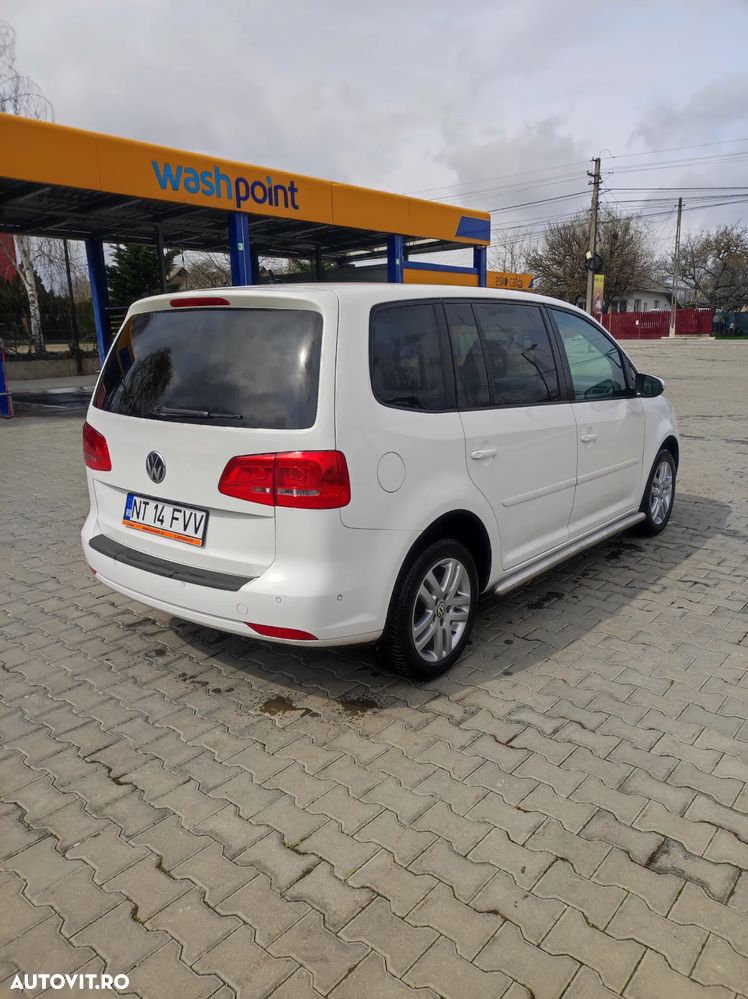 Volkswagen Touran 2.0 TDI DPF BlueMotion Technology DSG Highline - 14