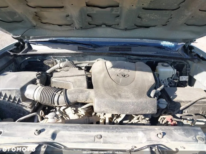 Toyota Tacoma - 15