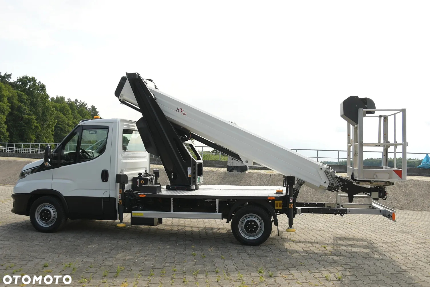 Iveco DAILY 35-140 * ZWYŻKA KLUBB * KT 20 * 4 tyś km! Pojazd Specjalistyczny ! - 14