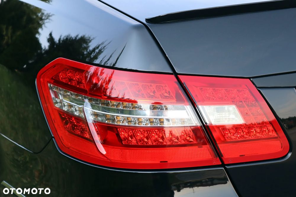 Mercedes-Benz Klasa E 200 CGI BlueEffICIENCY Avantgarde - 17