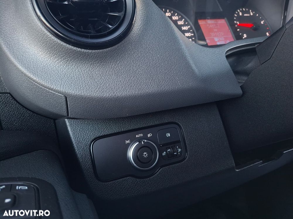 Mercedes-Benz Sprinter - 21