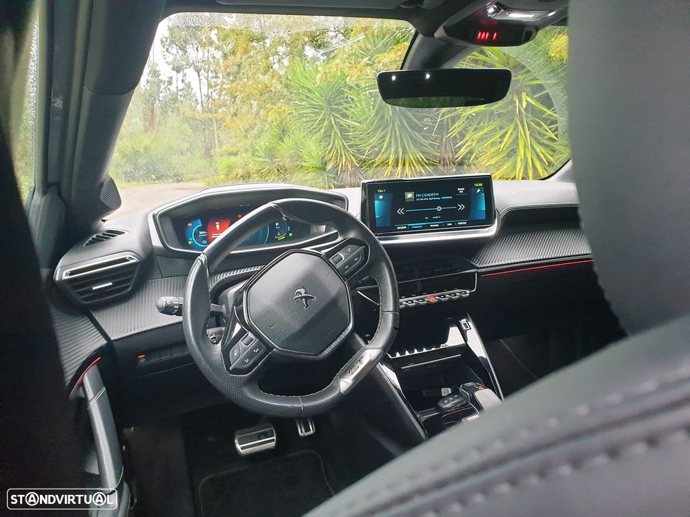 Peugeot e-208 GT - 9