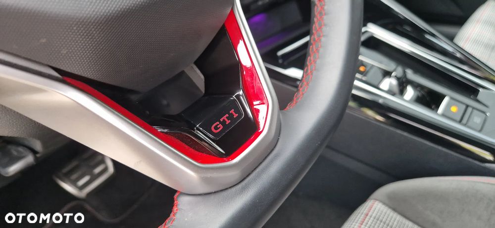 Volkswagen Golf - 18
