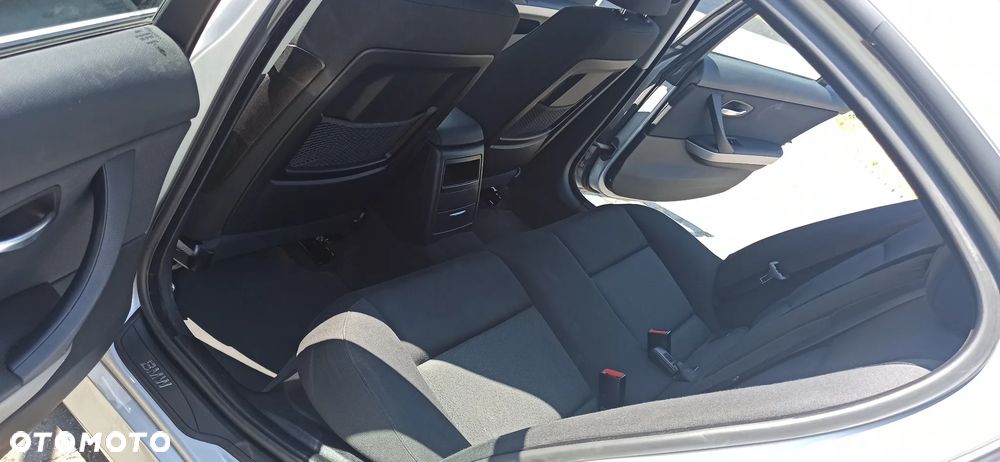 BMW Seria 3 318d - 16
